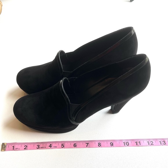Stuart Weitzman black suede heels - Picture 3 of 7